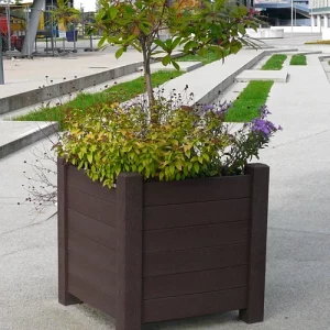 JARDINIÈRES AVENUE CARRÉES