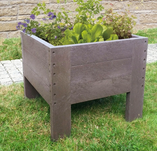 MINI-JARDIN AVEC PIEDS