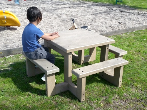 TABLE PIM-POM MATERNELLE